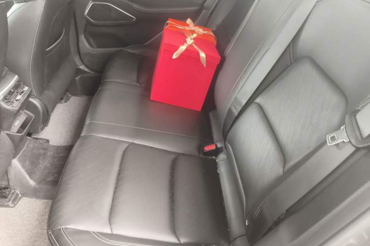 Used Geely Auto Emgrand 2023 4th Generation Champion Edition 1.5L CVT Prestige Model Left Rear Seat