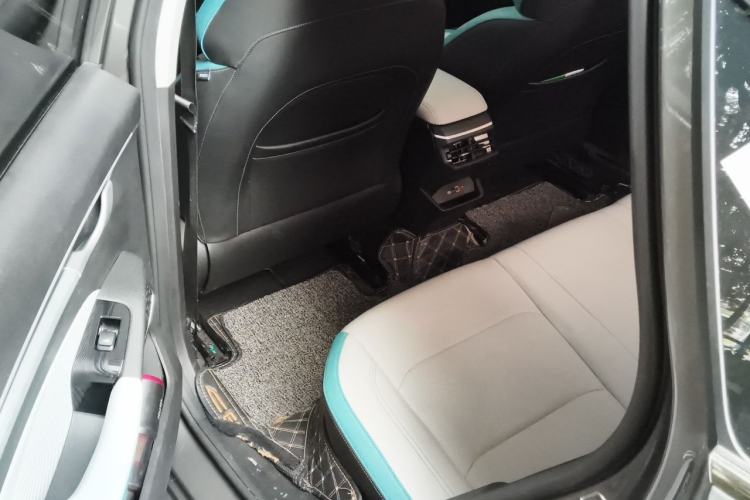 Used Geely Auto Emgrand 2023 4th Generation Champion Edition 1.5L CVT Flagship Model Left Rear Seat