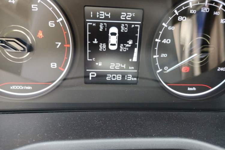 Used Geely Auto Emgrand 2023 4th Generation Champion Edition 1.5L CVT Luxury Model Odometer Close Up