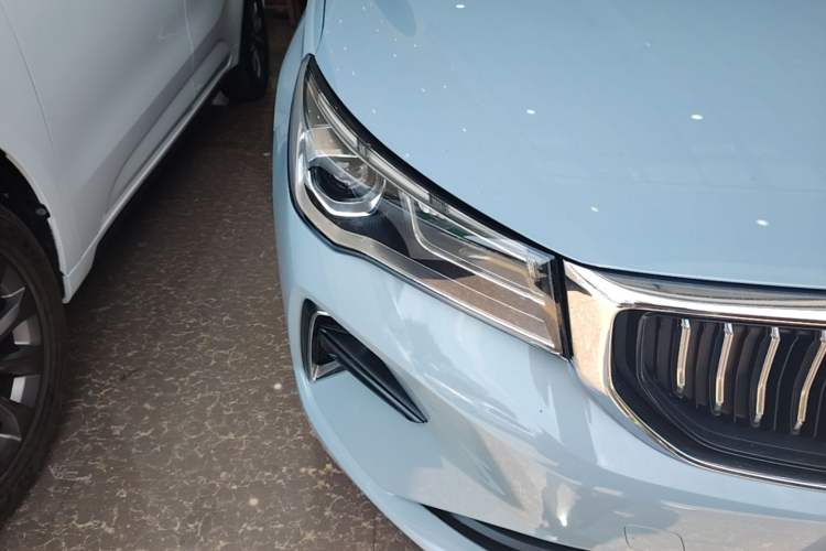 Used Geely Auto Emgrand 2023 4th Generation Champion Edition 1.5L CVT Prestige Model Right Front Headlight