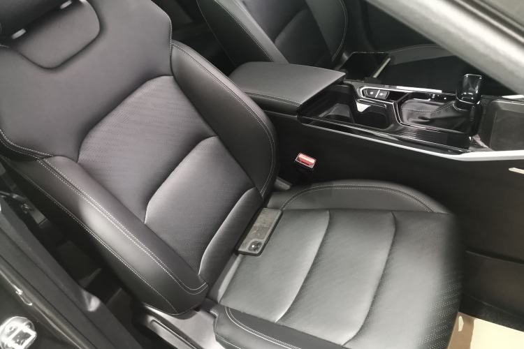 Used Geely Auto Emgrand 2023 4th Generation Champion Edition 1.5L CVT Prestige Model Right Front Seat