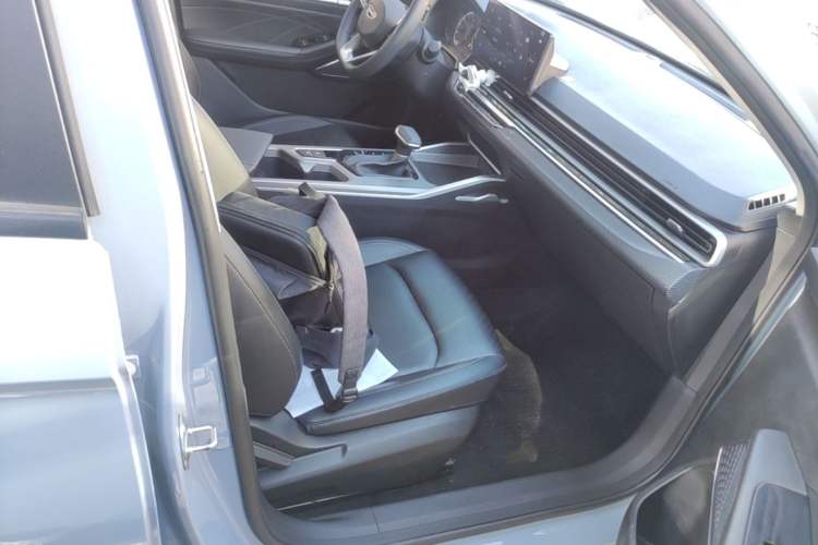 Used Geely Auto Emgrand 2023 4th Generation Champion Edition 1.5L CVT Luxury Model Right Front Seat
