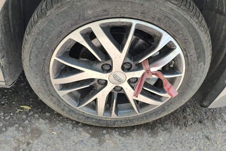 Used Geely Auto Emgrand 2023 4th Generation Champion Edition 1.5L CVT Luxury Model Right Front Wheel Hub