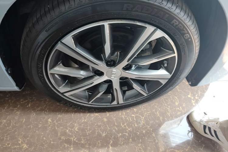 Used Geely Auto Emgrand 2023 4th Generation Champion Edition 1.5L CVT Prestige Model Right Front Wheel Hub