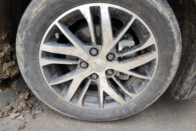 Used Geely Auto Emgrand 2023 4th Generation Champion Edition 1.5L CVT Luxury Model Right Front Wheel Hub