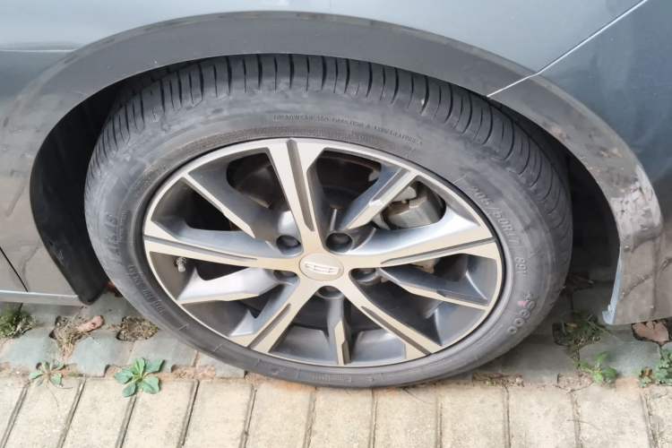 Used Geely Auto Emgrand 2023 4th Generation Champion Edition 1.5L CVT Flagship Model Right Front Wheel Hub