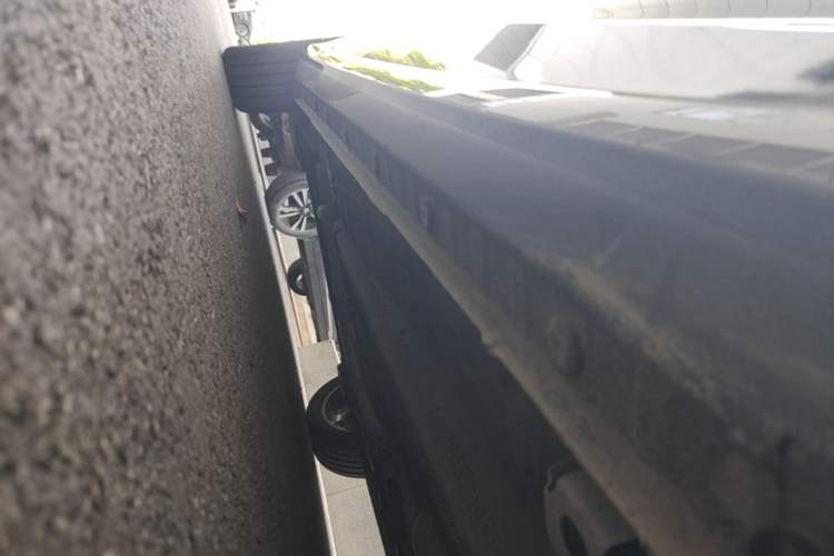 Used Geely Auto Emgrand 2023 4th Generation Champion Edition 1.5L CVT Flagship Model Right Side Sill