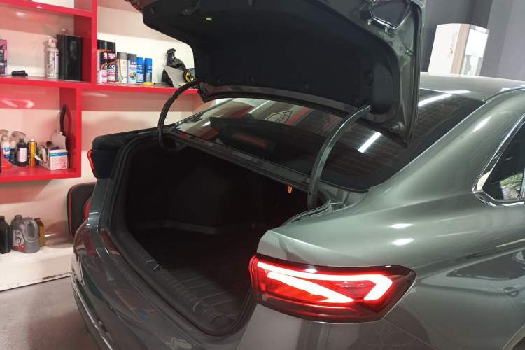 Used Geely Auto Emgrand 2023 4th Generation Champion Edition 1.5L CVT Prestige Model Trunk