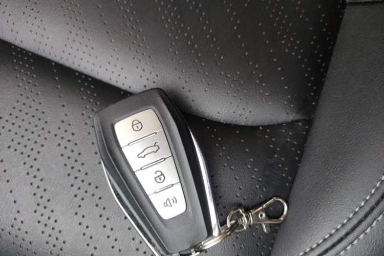 Used Geely Auto Emgrand 2023 4th Generation Champion Edition 1.5L CVT Luxury Model Vehicle Key