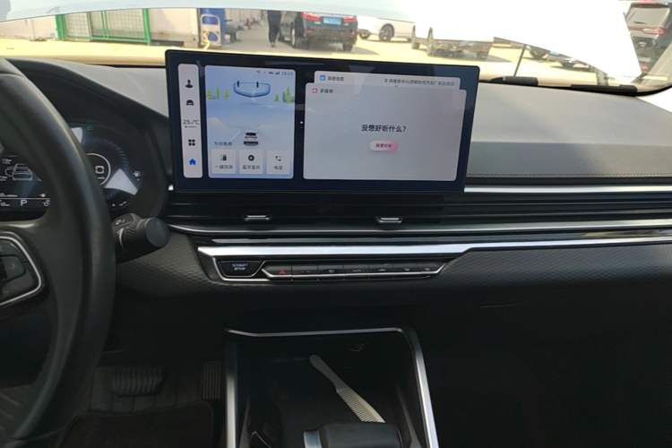 Used Geely Auto Emgrand 2023 4th Generation Champion Edition 1.5L CVT Prestige Model Audio And AC Panel