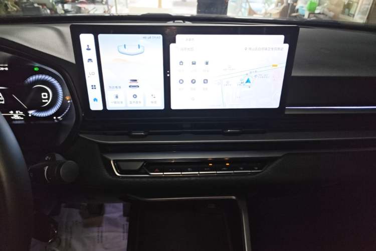 Used Geely Auto Emgrand 2023 4th Generation Champion Edition 1.5L Manual Luxury Model Audio And AC Panel