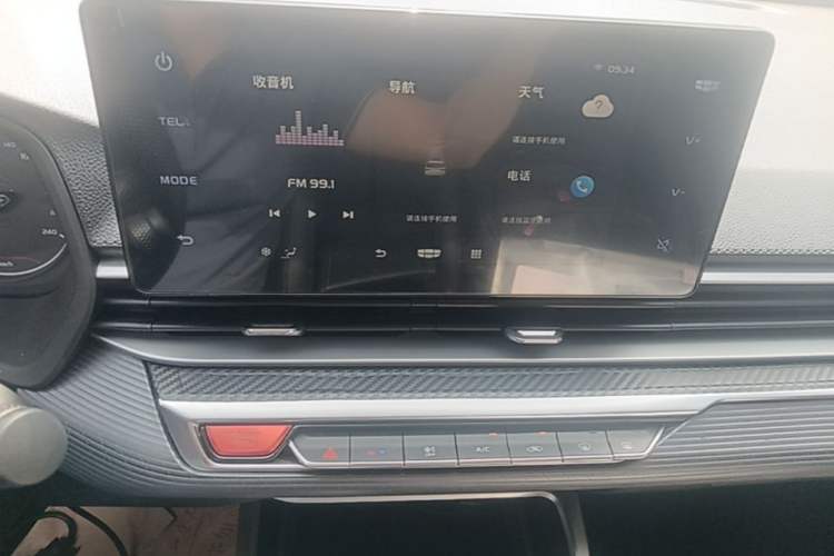 Used Geely Auto Emgrand 2023 4th Generation Champion Edition 1.5L CVT Luxury Model Audio And AC Panel