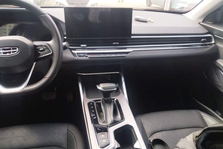 Used Geely Auto Emgrand 2023 4th Generation Champion Edition 1.5L CVT Luxury Model Audio And AC Panel