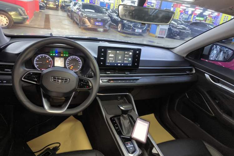 Used Geely Auto Emgrand 2023 4th Generation Champion Edition 1.5L CVT Luxury Model Audio And AC Panel