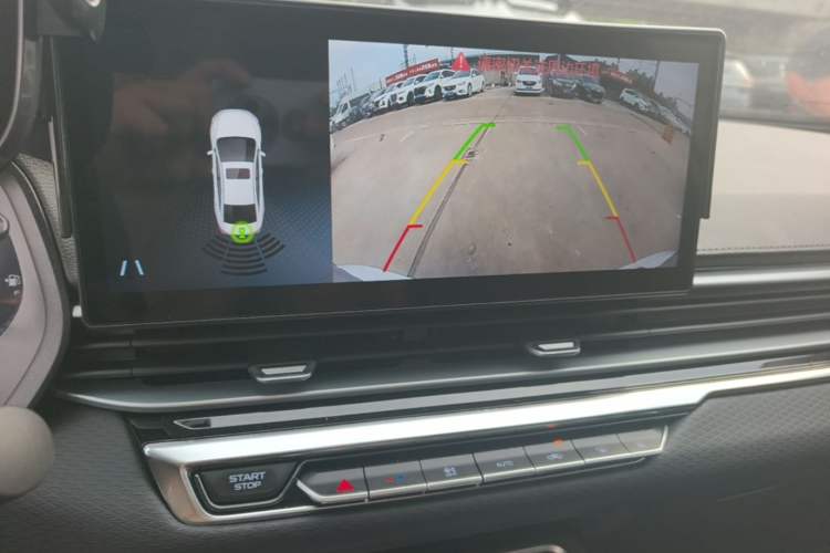 Used Geely Auto Emgrand 2023 4th Generation Champion Edition 1.5L CVT Luxury Model Audio And AC Panel
