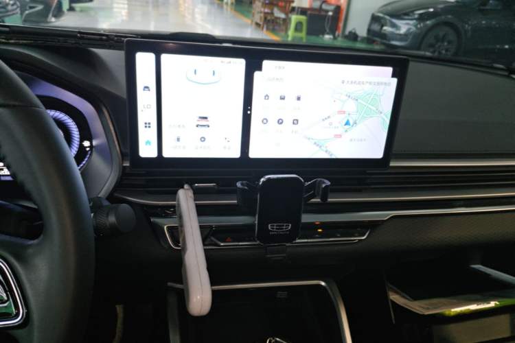 Used Geely Auto Emgrand 2023 4th Generation Champion Edition 1.5L CVT Luxury Model Audio And AC Panel
