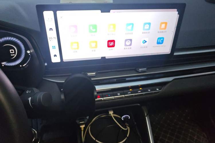 Used Geely Auto Emgrand 2023 4th Generation Champion Edition 1.5L Manual Luxury Model Audio And AC Panel