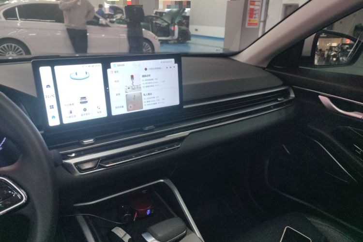 Used Geely Auto Emgrand 2023 4th Generation Champion Edition 1.5L CVT Prestige Model Audio And AC Panel
