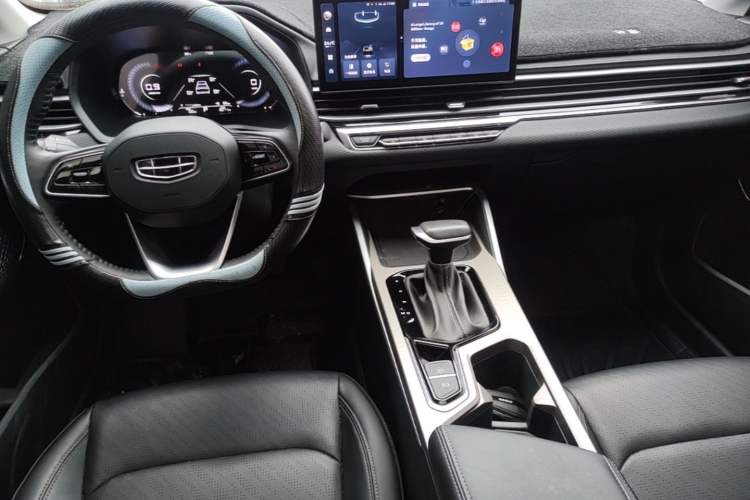 Used Geely Auto Emgrand 2023 4th Generation Champion Edition 1.5L CVT Prestige Model Audio And AC Panel