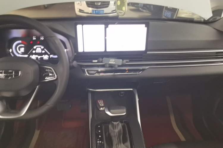 Used Geely Auto Emgrand 2023 4th Generation Champion Edition 1.5L CVT Luxury Model Audio And AC Panel