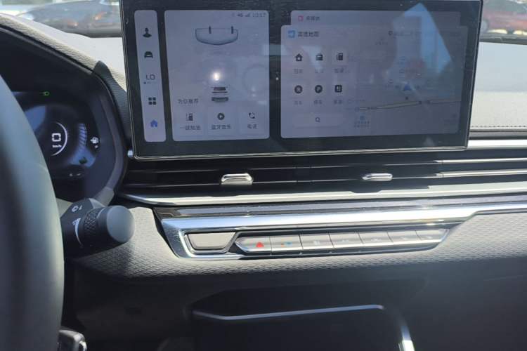 Used Geely Auto Emgrand 2023 4th Generation Champion Edition 1.5L Manual Luxury Model Audio And AC Panel
