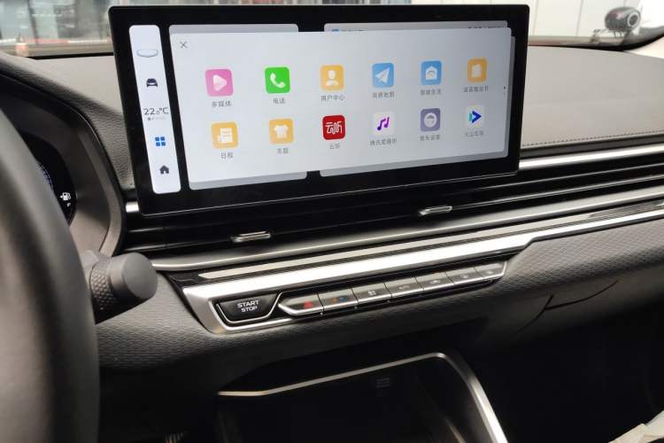 Used Geely Auto Emgrand 2023 4th Generation Champion Edition 1.5L CVT Luxury Model Audio And AC Panel