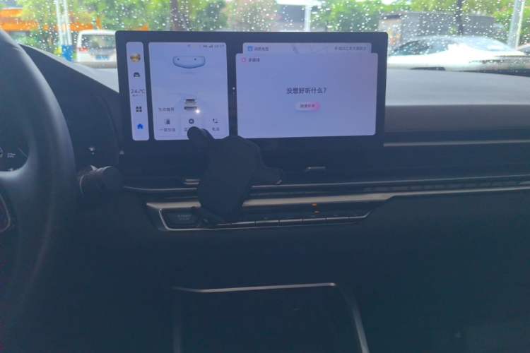 Used Geely Auto Emgrand 2023 4th Generation Champion Edition 1.5L CVT Luxury Model Audio And AC Panel