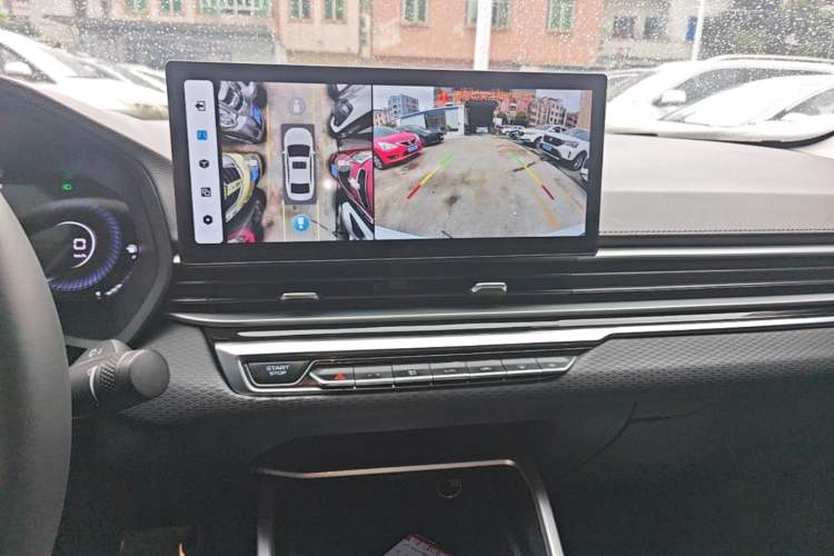 Used Geely Auto Emgrand 2023 4th Generation Champion Edition 1.5L CVT Prestige Model Audio And AC Panel