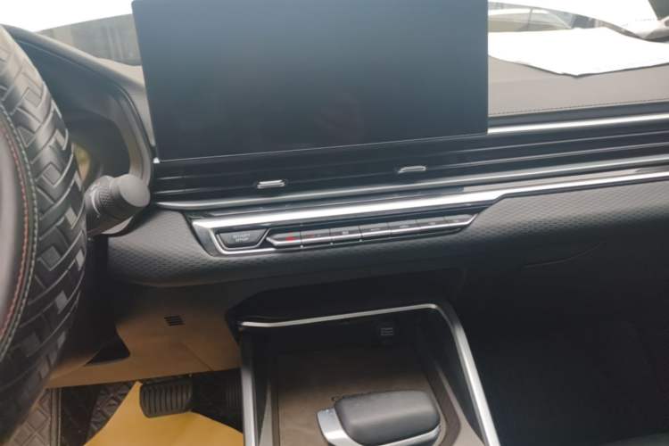 Used Geely Auto Emgrand 2023 4th Generation Champion Edition 1.5L CVT Prestige Model Audio And AC Panel