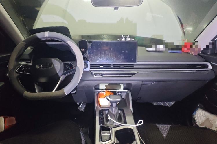 Used Geely Auto Emgrand 2023 4th Generation Champion Edition 1.5L CVT Prestige Model Center Console