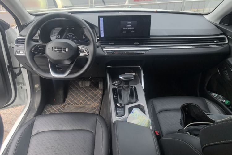 Used Geely Auto Emgrand 2023 4th Generation Champion Edition 1.5L CVT Luxury Model Center Console
