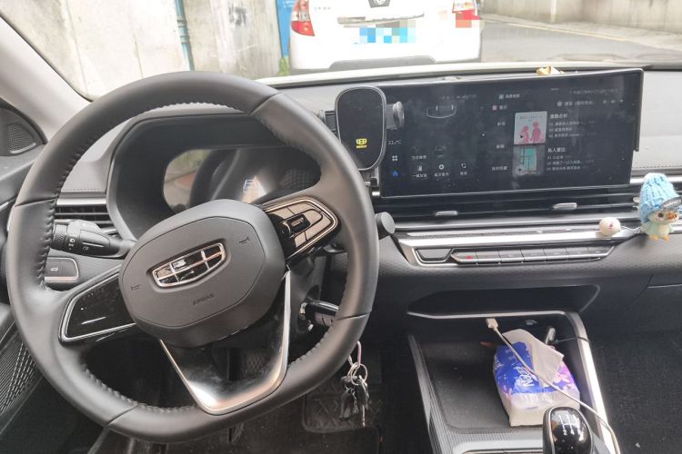Used Geely Auto Emgrand 2023 4th Generation Champion Edition 1.5L Manual Luxury Model Center Console