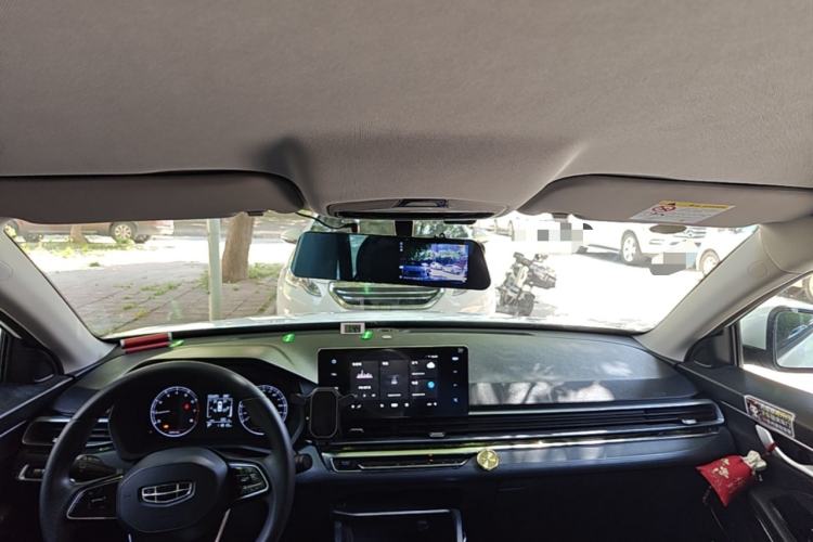 Used Geely Auto Emgrand 2023 4th Generation Champion Edition 1.5L CVT Luxury Model Center Console