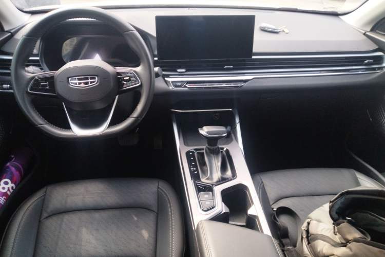Used Geely Auto Emgrand 2023 4th Generation Champion Edition 1.5L CVT Luxury Model Center Console