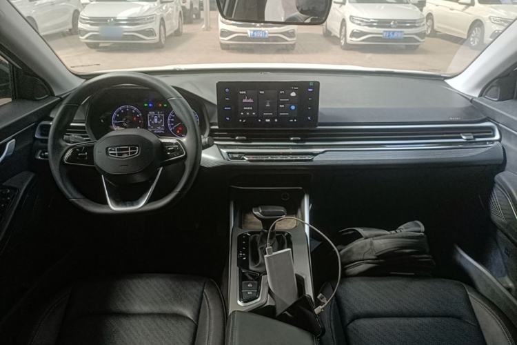 Used Geely Auto Emgrand 2023 4th Generation Champion Edition 1.5L CVT Luxury Model Center Console