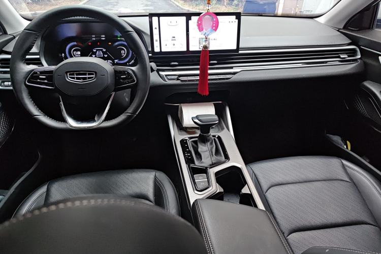 Used Geely Auto Emgrand 2023 4th Generation Champion Edition 1.5L CVT Luxury Model Center Console