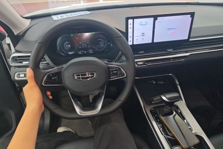Used Geely Auto Emgrand 2023 4th Generation Champion Edition 1.5L CVT Luxury Model Center Console