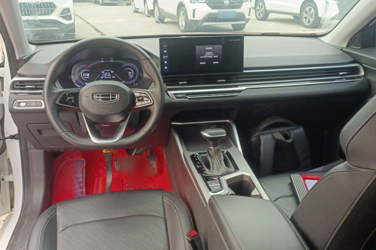 Used Geely Auto Emgrand 2023 4th Generation Champion Edition 1.5L CVT Prestige Model Center Console