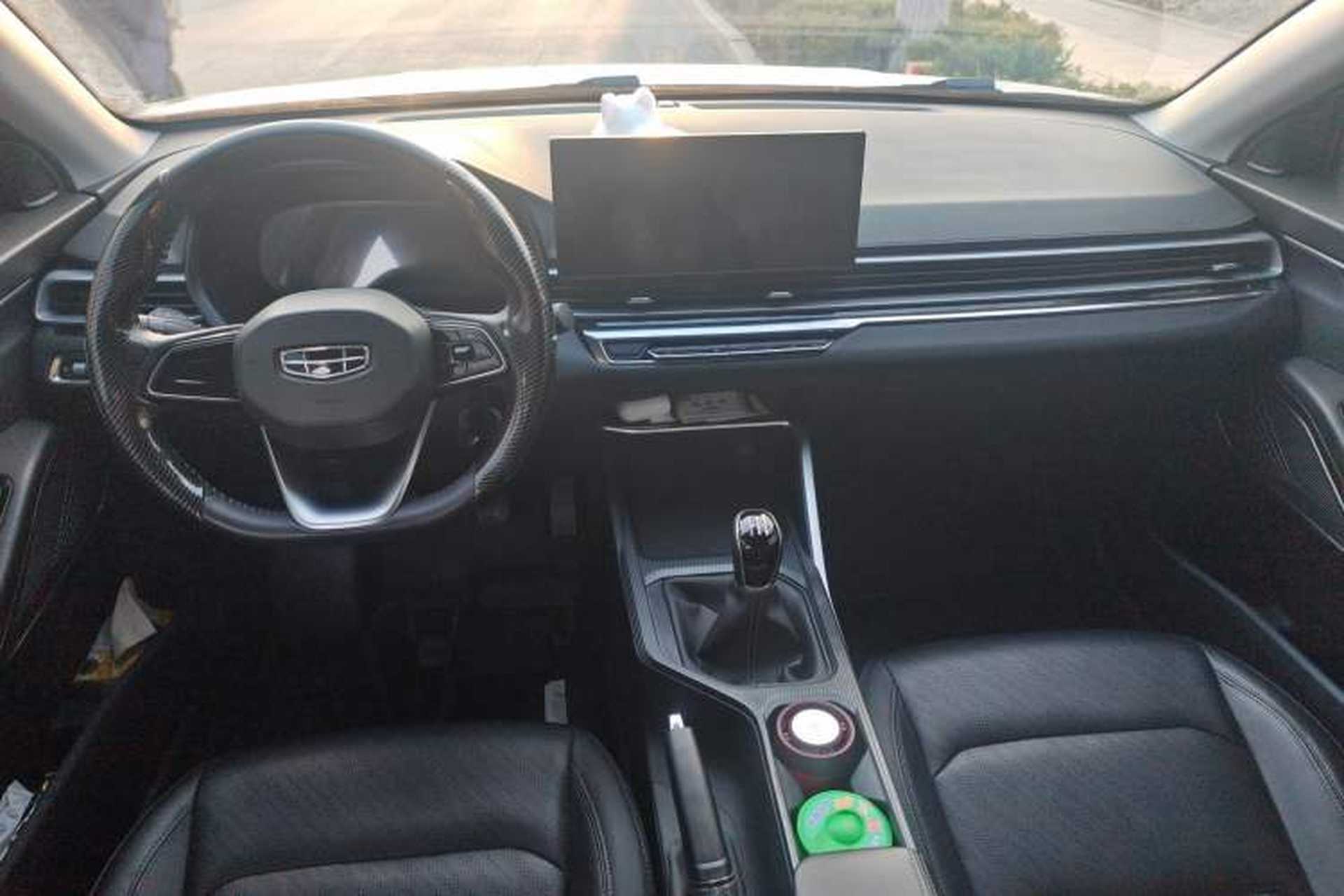 Used Geely Auto Emgrand 2023 4th Generation Champion Edition 1.5L Manual Luxury Model Center Console
