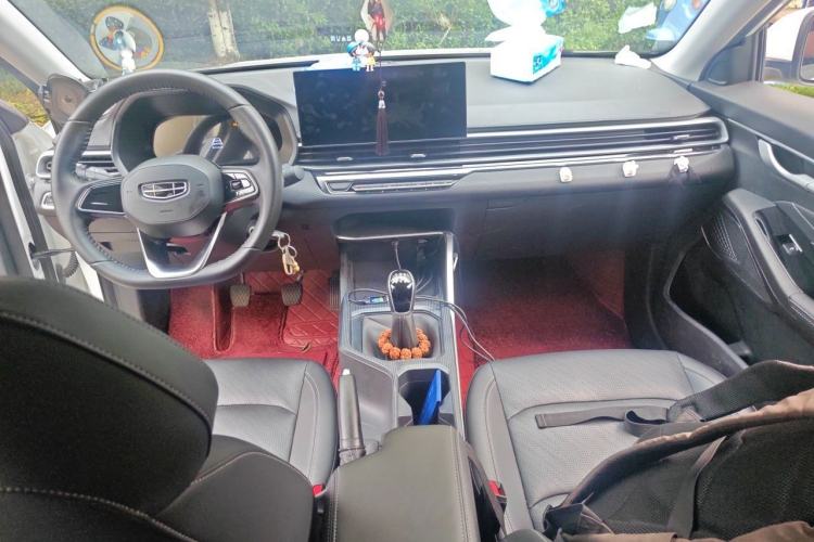 Used Geely Auto Emgrand 2023 4th Generation Champion Edition 1.5L Manual Luxury Model Center Console