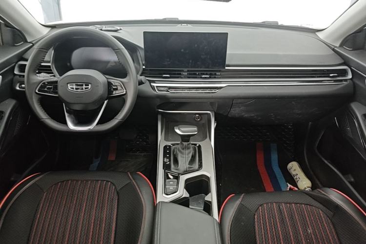 Used Geely Auto Emgrand 2023 4th Generation Champion Edition 1.5L CVT Prestige Model Center Console