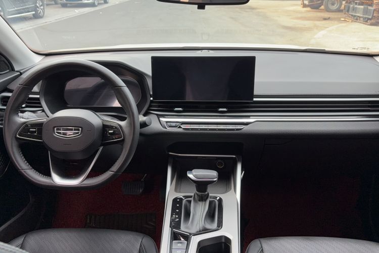 Used Geely Auto Emgrand 2023 4th Generation Champion Edition 1.5L CVT Luxury Model Center Console
