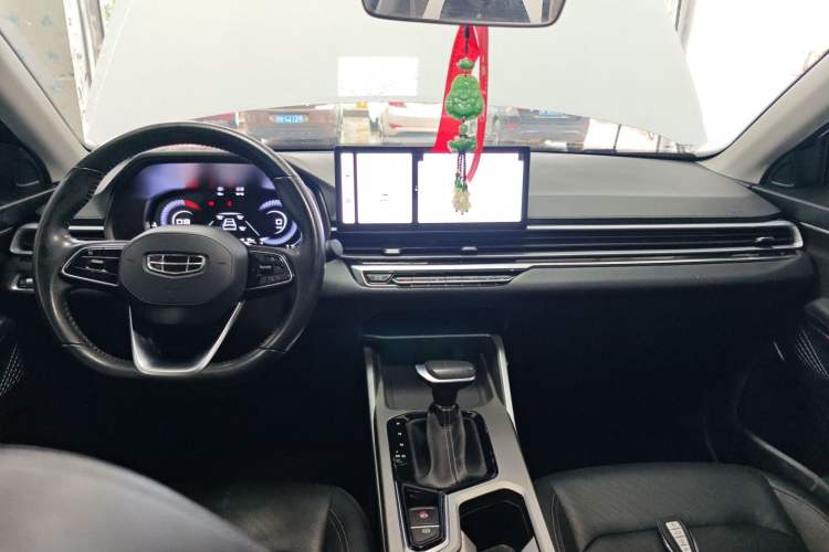 Used Geely Auto Emgrand 2023 4th Generation Champion Edition 1.5L CVT Luxury Model Center Console