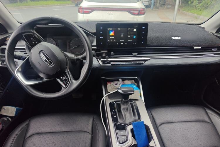 Used Geely Auto Emgrand 2023 4th Generation Champion Edition 1.5L CVT Luxury Model Center Console