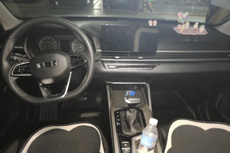 Used Geely Auto Emgrand 2023 4th Generation Champion Edition 1.5L CVT Luxury Model Center Console