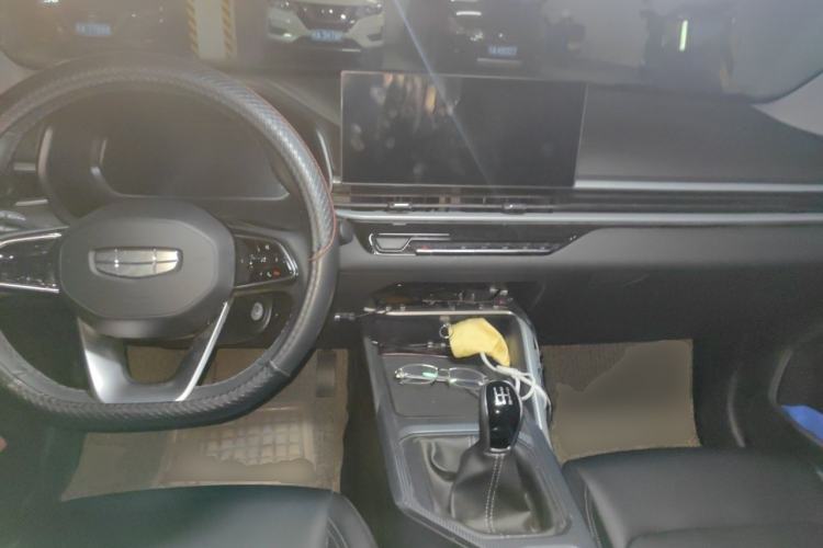 Used Geely Auto Emgrand 2023 4th Generation Champion Edition 1.5L Manual Luxury Model Center Console