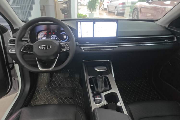 Used Geely Auto Emgrand 2023 4th Generation Champion Edition 1.5L CVT Luxury Model Center Console