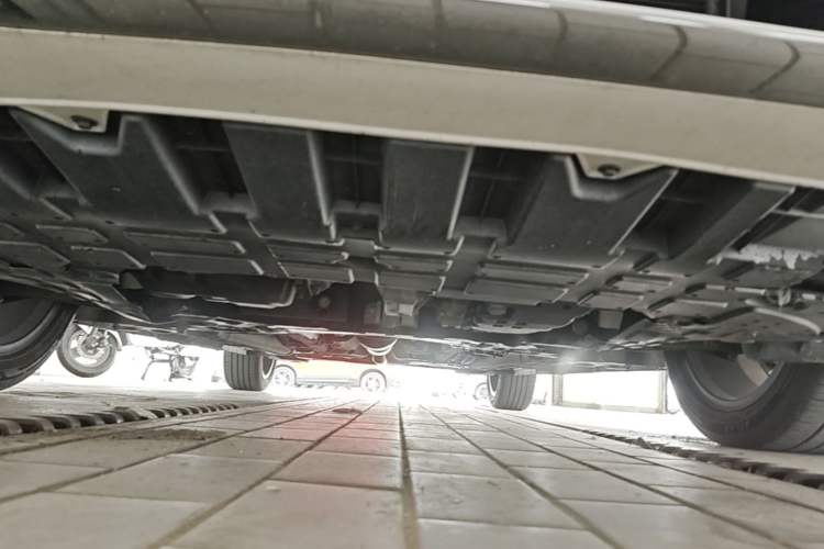 Used Geely Auto Emgrand 2023 4th Generation Champion Edition 1.5L CVT Prestige Model Chassis Front