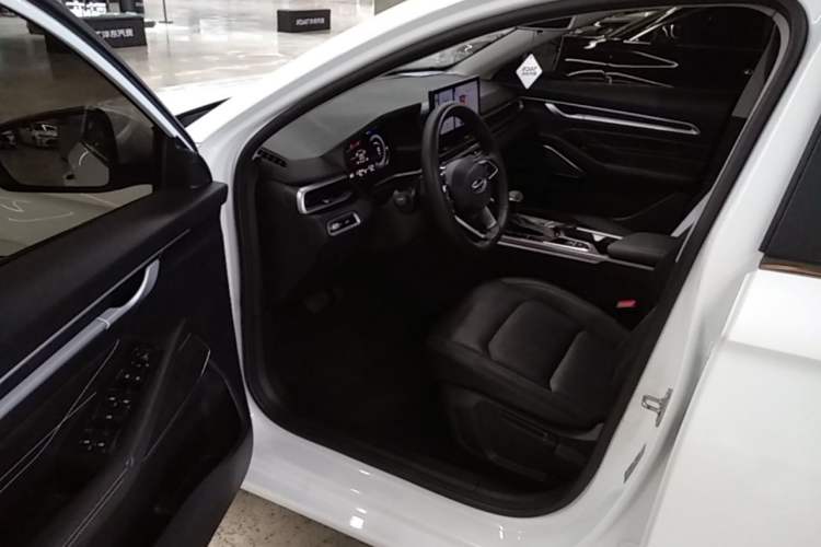 Used Geely Auto Emgrand 2023 4th Generation Champion Edition 1.5L CVT Prestige Model Driver Seat