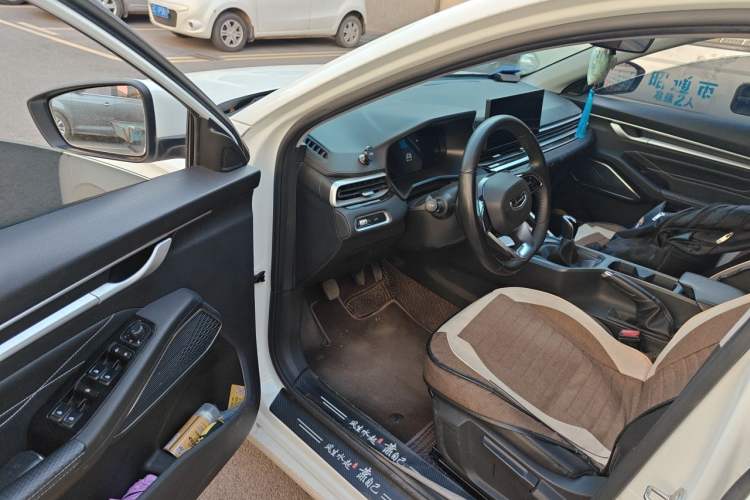 Used Geely Auto Emgrand 2023 4th Generation Champion Edition 1.5L Manual Luxury Model Driver Seat